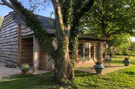 Broadway Cabin | The Cotswold Way Studio