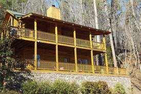 Dahlonega Cabin | Waterside Cabin on river. Wineries, weddings, more