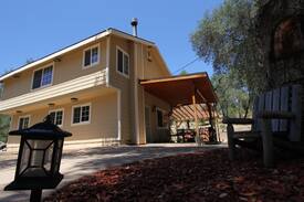 Santa Ysabel Cabin | Bird Watcher Inn - Blue Bird Room