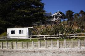 Wayby Cabin | Waterfront retreat on the Kaipara Harbour