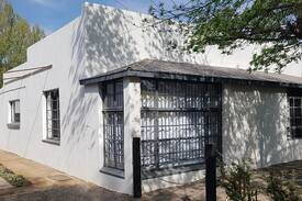 Bethulie House | 5 on Roux - Bethulie - Wheelchair Friendly
