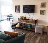 Jardineville Cabin | River Beachfront Cottage