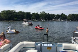 Koontz Lake House | Cozy Koontz lake House right on the water