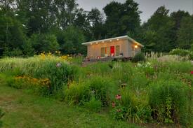 Heath Cabin | Serene Artist's Cottage with Mountain Views