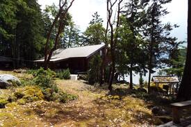 Whaletown Cabin | Tan Island lodge