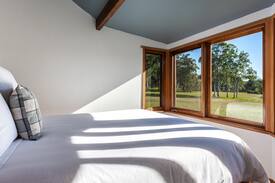 Worrowing Heights Cabin | Worrowing Cottage 2-Bedroom - Jervis Bay