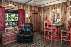 Ruidoso Cabin | Whispering Pine Cabins - Lofty Pines -Comfy cabin