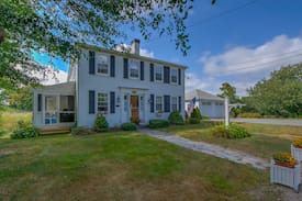 Centerville House | The Old Hundred House Queen 2 Bedroom Suite
