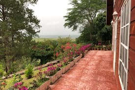 El Eden Cabin | La Joya Lake view house.
