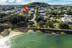 Devonport House | Beauty by the sea - Portico in Devonport Village