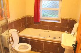 Dundalk House | Self Catering Holiday Home Bird Cottage