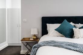West Wodonga House | THE POOL VILLA with Heated Pool and Spa.