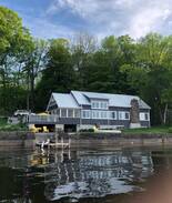 Prince Edward Cabin | Bay Vista Cottage in Prince Edward County
