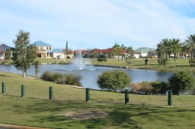 Port Kennedy House | Lakeside House - Port Kennedy 4 x 2