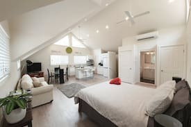 Jilliby House | The Loft at Jilliby - bush retreat