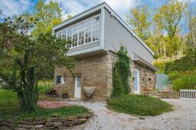 Kenton Vale Cabin | Guest House Monte Cassino Vineyards