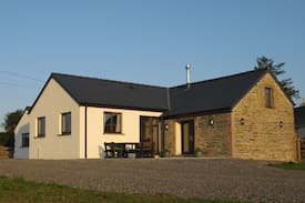 Whitland Cabin | Golygfa Preseli holiday cottage