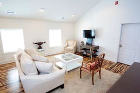 Asheville Apartment | Biltmore Hideaway outside gates of Estate