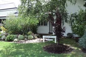 Penola House | Travellers Rest B & B- Cottage 2 min walk to town
