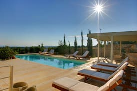 Karavados Villa | Ideales Resort Villa Linatela