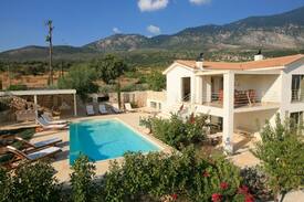 Karavados Villa | Ideales Resort Villa Linatela