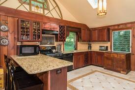 New Milford Villa | PARRISH HOUSE, Candlewood Lake