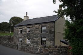 Penisarwaun House | Ship Cottage, Llanberis,Snowdonia.
