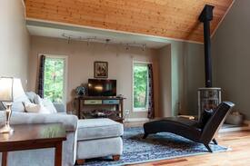 Ashford Villa | Blue Jay Hollow - 12 private acres - Hot Tub