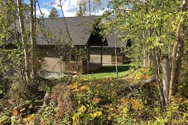 Blaeberry Cabin | Chris's Country Cabins - Elk Cabin