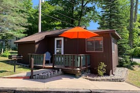 Glen Arbor Cabin | Where the Glen Lakes meet: Hill Haven Cabin 5