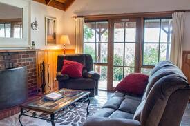 Beechworth Villa | Aisha at Beechworth "Romantic and Dog Friendly"