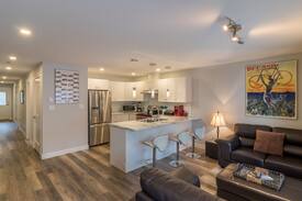 Crofton House | 2 Wheel Inn located oceanside in Crofton B.C.