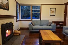 Maydena House | Brookside - fully updated 1950's home in Maydena