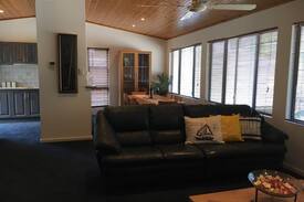 Shelly Beach House | Shelly Beach Apartment - Location , Location