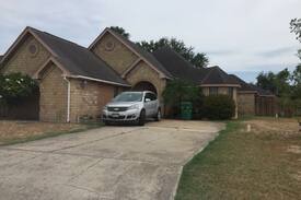 Pharr House | Casa con alberca techada y privada, en campo golf.