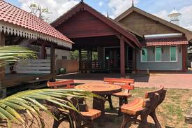 Kampung Pengkalan Maras House | HjIbrahim Homestay