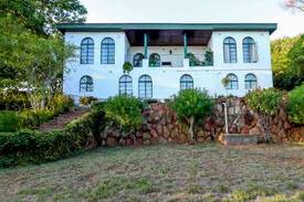Masvingo House | Bushmead hills lakeside guest house