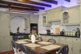 Reighton Cabin | Reighton House, 1 The Old Vicarage Filey YO14 9RX