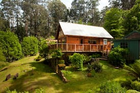 Tanjil Bren Cabin | Rustic Luxury in Reindeer Lodge