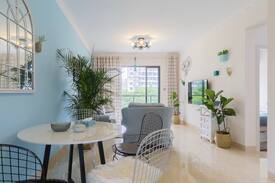 Donghu District Apartment | 长影环球100、西海岸五源河体育场、远大购物广场、海口火车站、海口新港口&大华锦绣高档民宿
