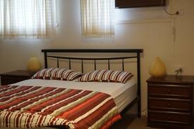 Somerset Dam House | Clint's Place - Top of the village