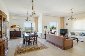Alikianos House | Maria's Elegant Home in Crete