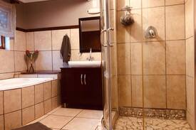 Bloemfontein House | Gloriam@Dan Pienaar (Registered for Essential )