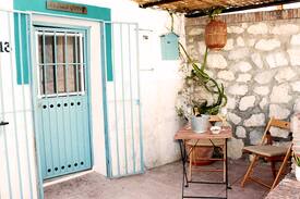 Riogordo House | CASITA LAS FLORES: Cute Andalusian Village House