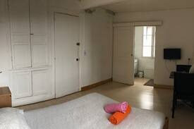 Honfleur Apartment | Le lord, Bar, Pub, chambre N°3