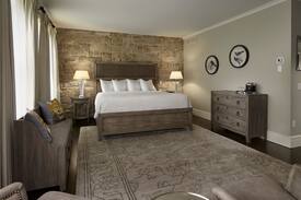 Ancaster Hotel | The Barracks Inn, Stone Manson's Suite