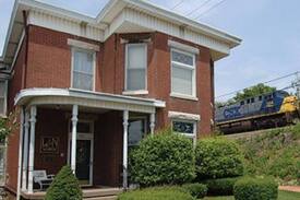 Henderson Bed & Breakfast | 3 Atkinson Park Twin-Upstairs-L&N Bed and Breakfast