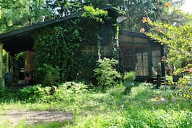 Lakeside Cabin | Floyd's Cottage in Lakeside, Michi