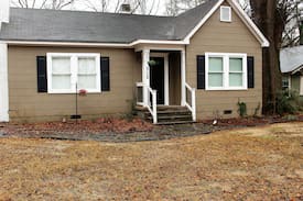 Cartersville House | Quaint bungalow in historic downtown Cartersville