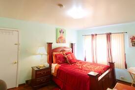 Dolton House | 1 COZY HOUSE IN DOLTON IL. invites you to rest